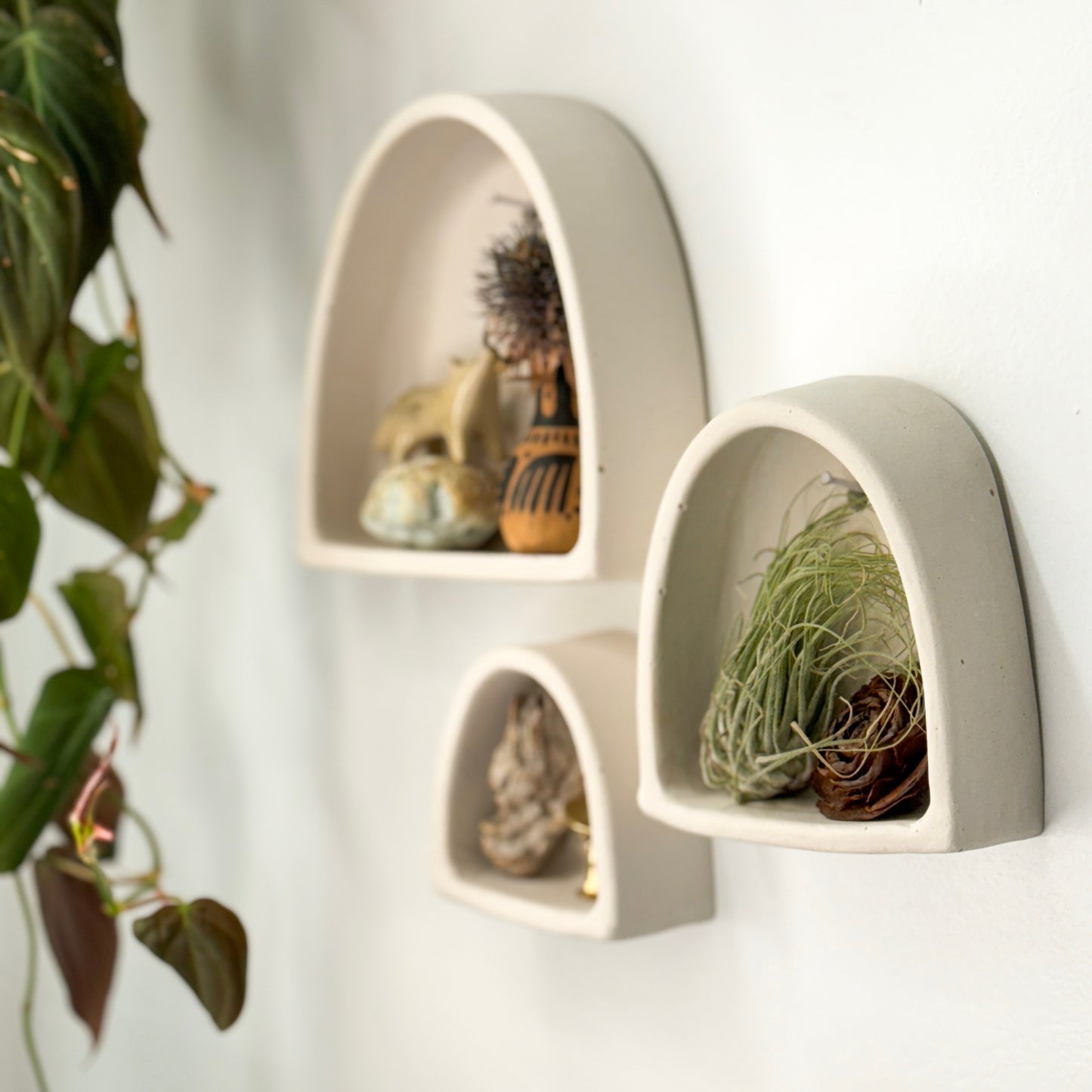 Cement Arch of Inspiration Trio in White